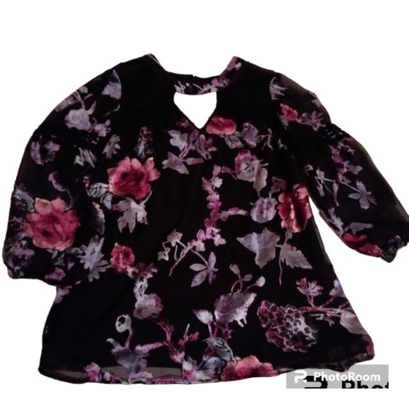 Danielrainn Tops - Danielrainn long sleeved glamorous blouse sz S